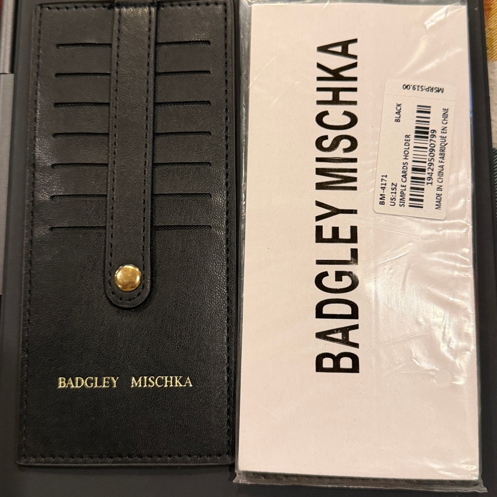 Badgley Mischka Black credit card Holder 7 card slots button closure NWT WALLET